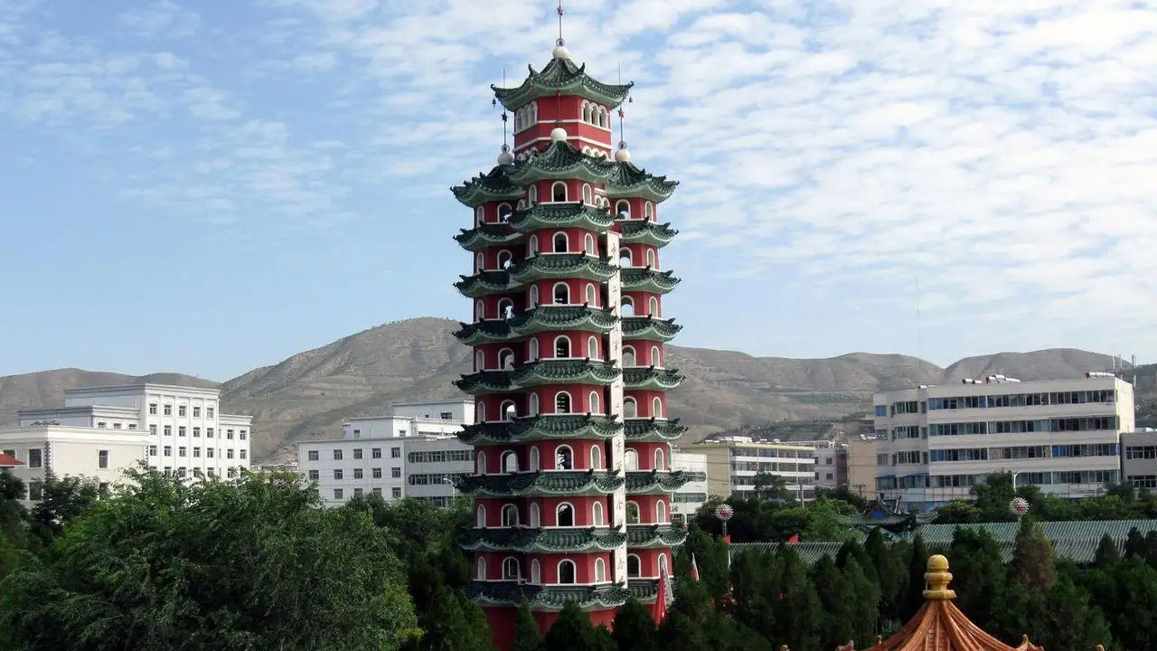 長征勝利景園景區(qū) 長征勝利景園景區(qū).jpg