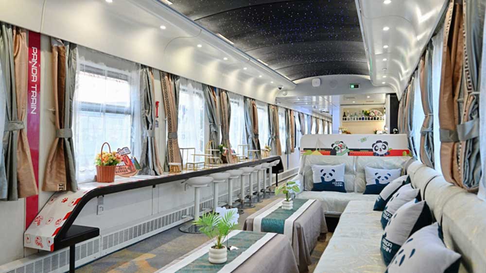 “安逸號”熊貓旅游專列內(nèi)景.jpg
